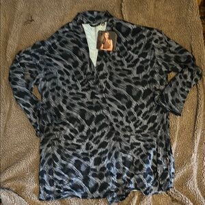 Woman’s buttery soft kimono style robe NWT